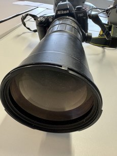 Un appareil photo NIKON avec grand télé objectif ex sigma 100x 300mm + un objectif sigma