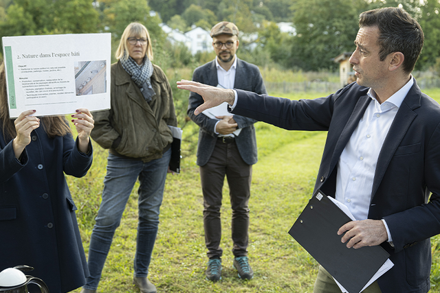 Image à l'extérieur du charf de département, Vassilis Venizelos