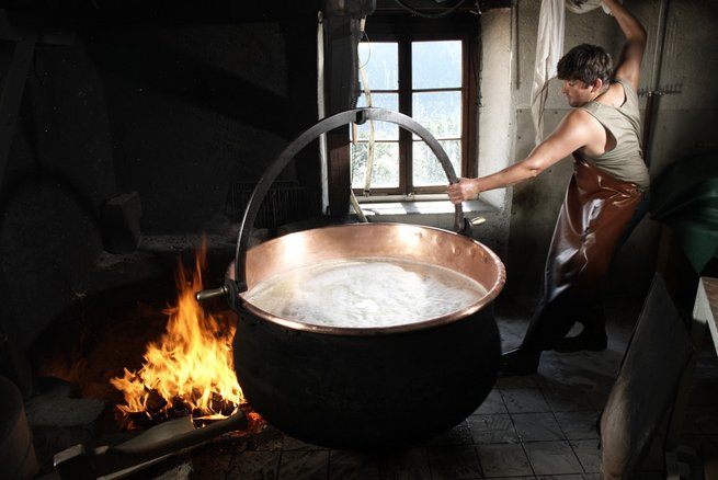 Fromager Philippe Rosat, Rossinière, été 2008, photo: Claude Bornand