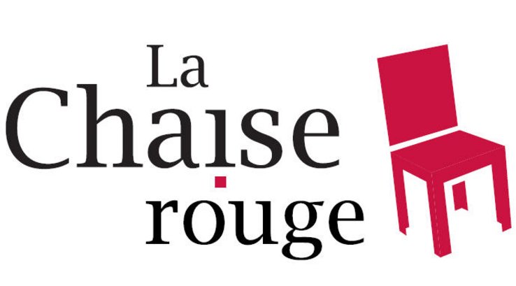 Chaise rouge symbolisant le Service d'accompagnement bénévole pour les loisirs des personnes handicapées.