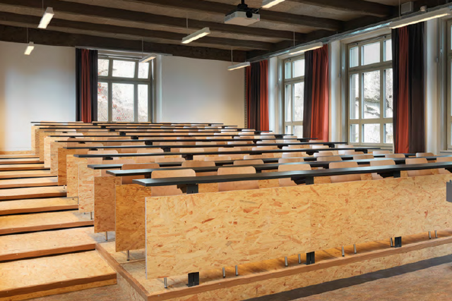 Salle de classe de la Haute Ecole de Santé Vaud (HESAV) dans l'immeuble rénové de César-Roux 19