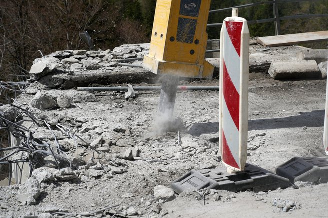 Démolition de l'ancienne chaussée et des estacades © Eric Frigière