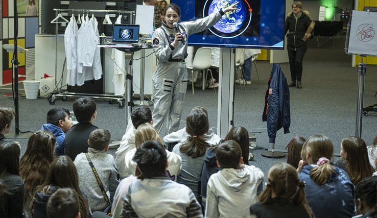 Toute la semaine, différents ateliers sont proposés aux enfants dans les domaines scientifiques et techniques.