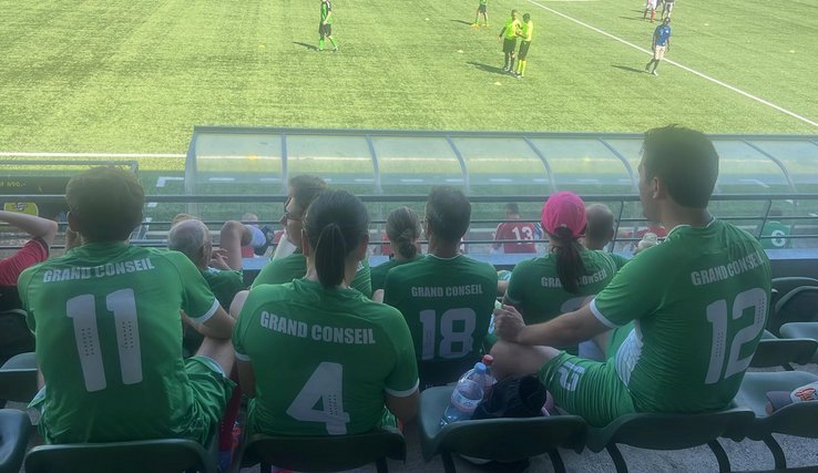 Les joueurs du FC Grand Conseil au repos