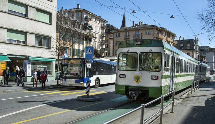 Le LEB roulant sur l'avenue d'Echallens à Lausanne