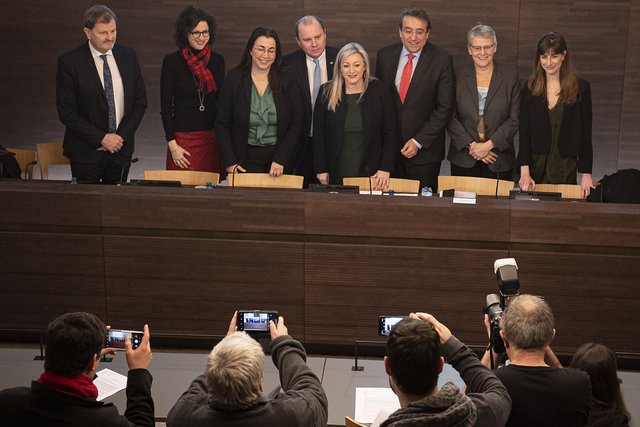 Le Conseil d'Etat lors du bilan de mi-législature Image représentant le Conseil d'Etat lors de la Conférence de presse du bilan de mi-législature