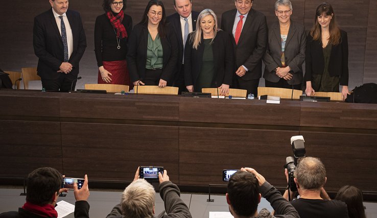Image représentant le Conseil d'Etat lors de la Conférence de presse du bilan de mi-législature