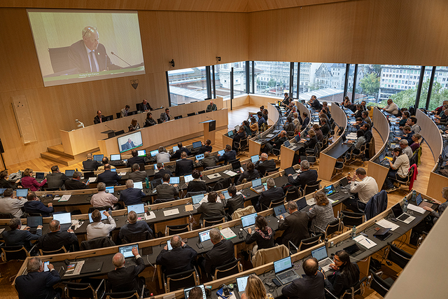 Vue du Parlement en séance, depuis le balcon