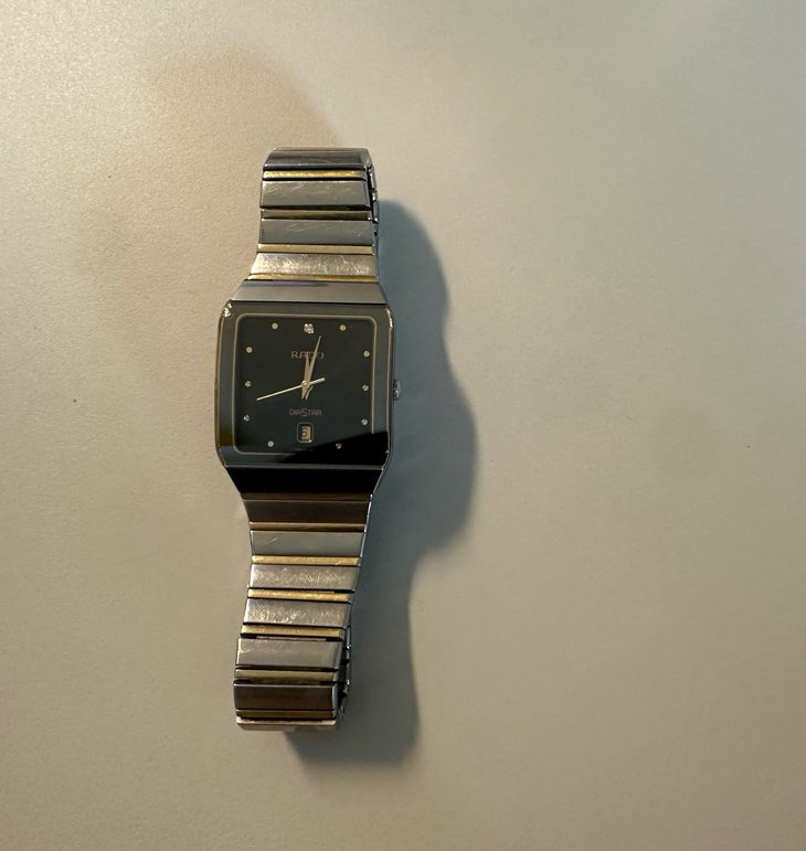 Une montre de marque Rado 