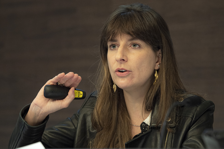 La conseillère d'Etat en conférence de presse.