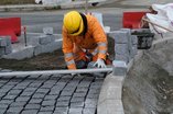 Septembre 2017 - Route Penthaz - Giratoire Centre - Pose des pavés de l'îlot central