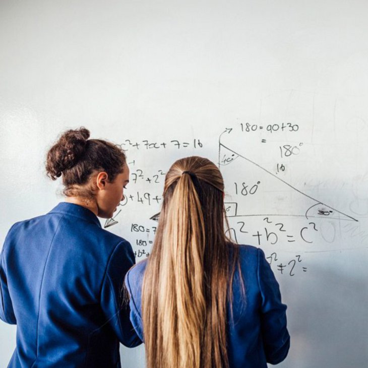 Un cours pour stimuler le goût des mathématiques auprès des filles