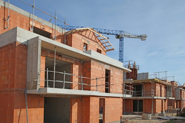 Bâtiments de logements en construction.
