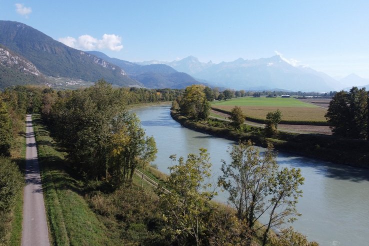 Situé en rive droite du Rhône sur le territoire d’Yvorne, le secteur des Iles des Clous présente des enjeux autant de protection contre les crues que de biodiversité, le projet prochainement mis à l’enquête prévoit différents aménagements du cours d’eau. ? Luca Rechsteiner / Videoprod.ch