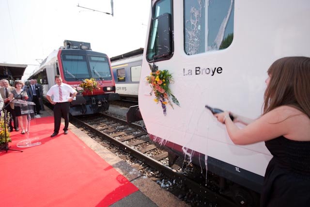 photo de la rame "La Broye" baptisée au champagne