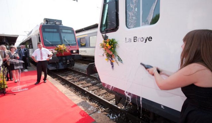 photo de la rame "La Broye" baptisée au champagne