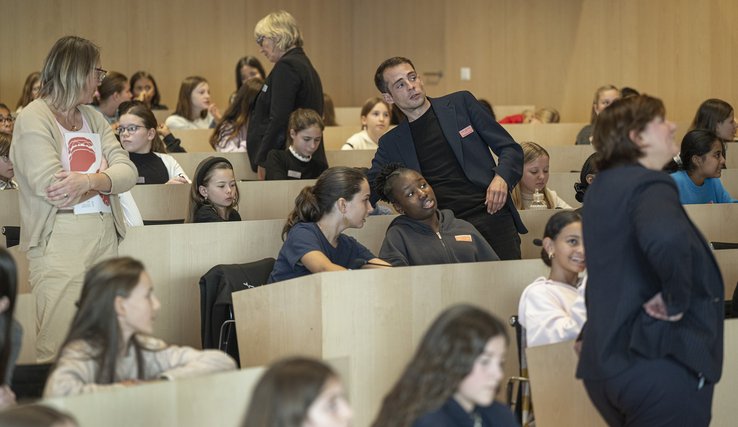 JOM 2025 Le «Parlement des filles» dans la salle du Grand Conseil vaudois, jeudi 13 novembre 2025.