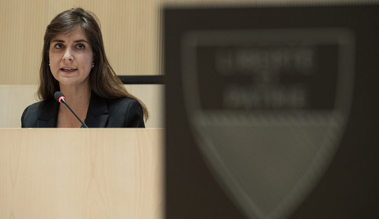 Mme Ruiz en conférence de presse au Parlement