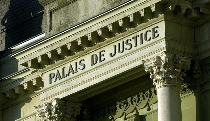 Illustration: fronton du Palais de justice de Montbenon