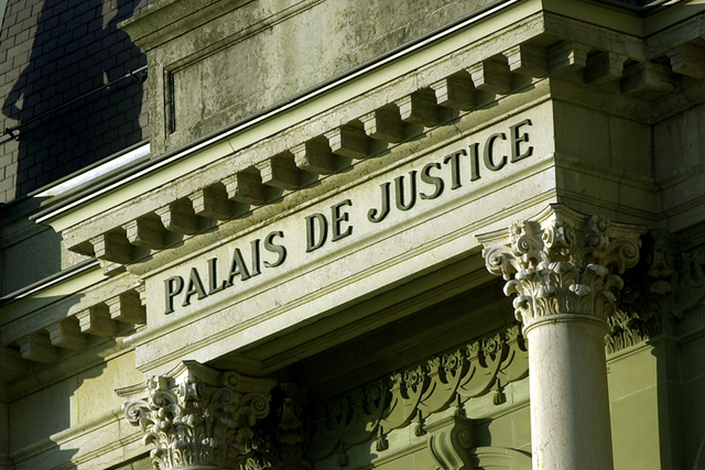 Illustration: fronton du Palais de justice de Montbenon
