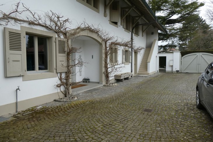 Vue sur porte principale