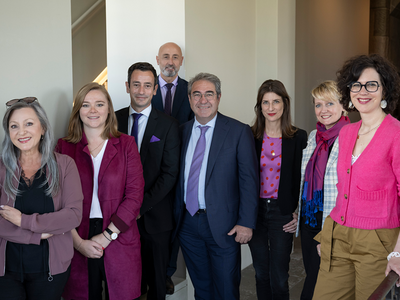 Le Conseil d'Etat in corpore pose, au château cantonal à Lausanne