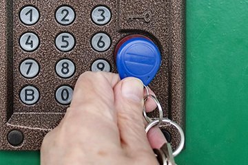 Dès le 7 décembre, un badge et un code personnels seront nécessaires pour acheter des marchandises aux automates des quartiers cellulaires des EPO.