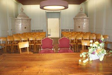 Accès : L'accès pour mobilité réduite se fait par l'entrée sur la rue des Remparts - Cachet : salle agréable Accès : L'accès pour mobilité réduite se fait par l'entrée sur la rue des Remparts - Cachet : salle agréable