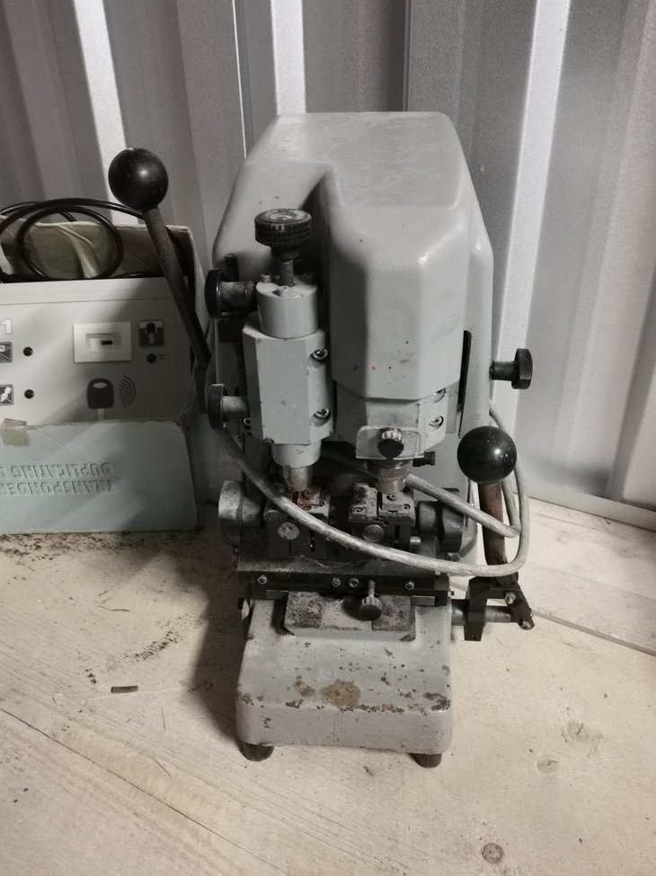 Machine clé dents