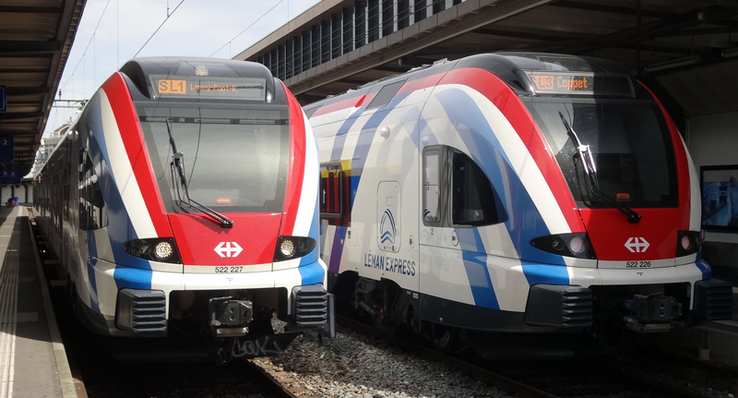 Deux rames du Léman Express, vues de front