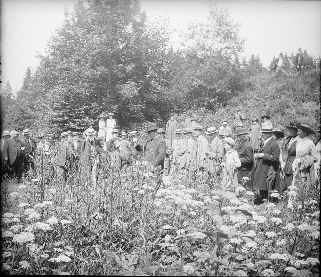 Excursion de la SVSN à l’Abbaye de Montheron en 1917.