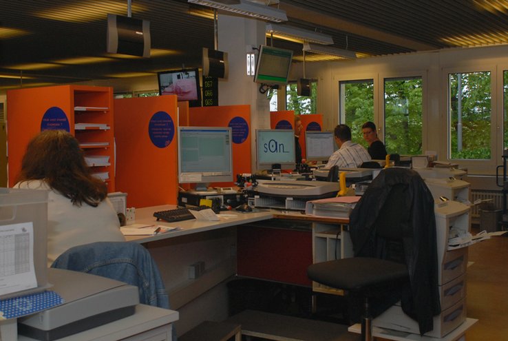 Les guichets du service à Lausanne, vus de l'intérieur des bureaux.