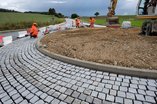 Septembre 2017 - Route Penthaz - Giratoire Centre - Pose des pavés de l'îlot central