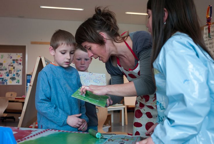 Eleves et enseignantes - Photo © Yves Leresche