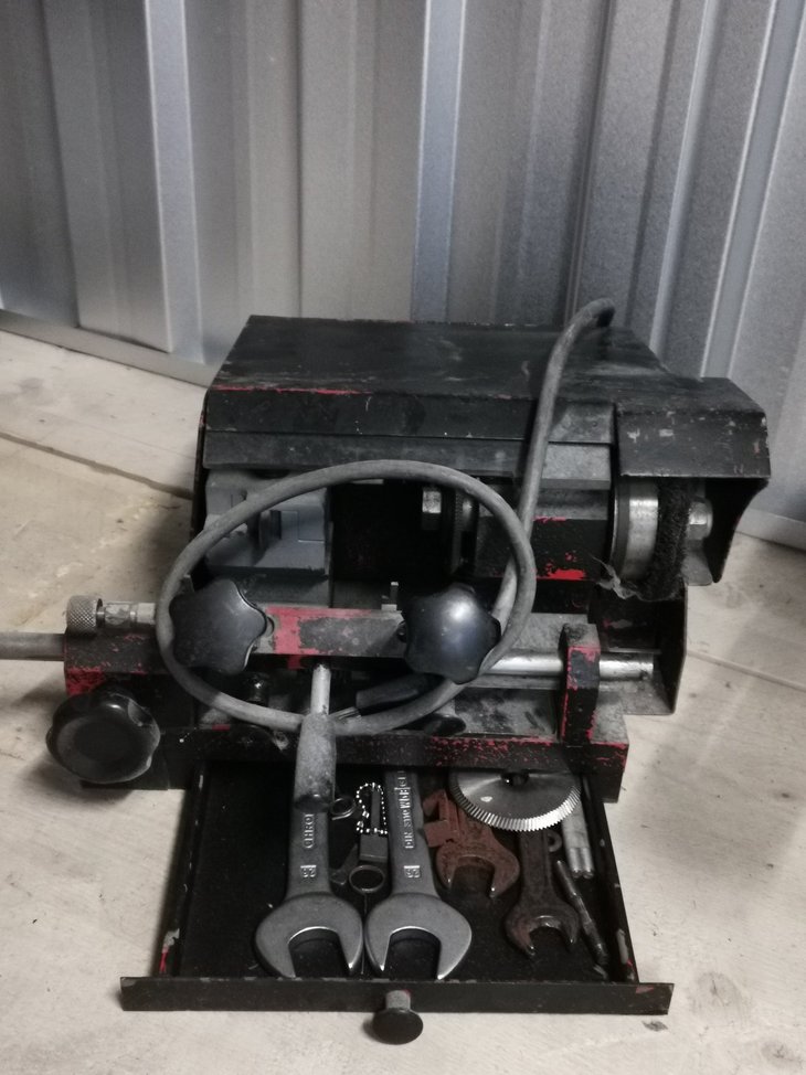 Machine clé trous