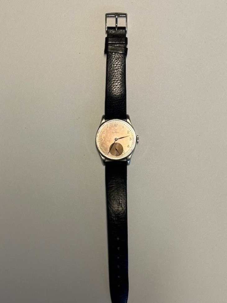 Montre de marque OMEGA - cassée