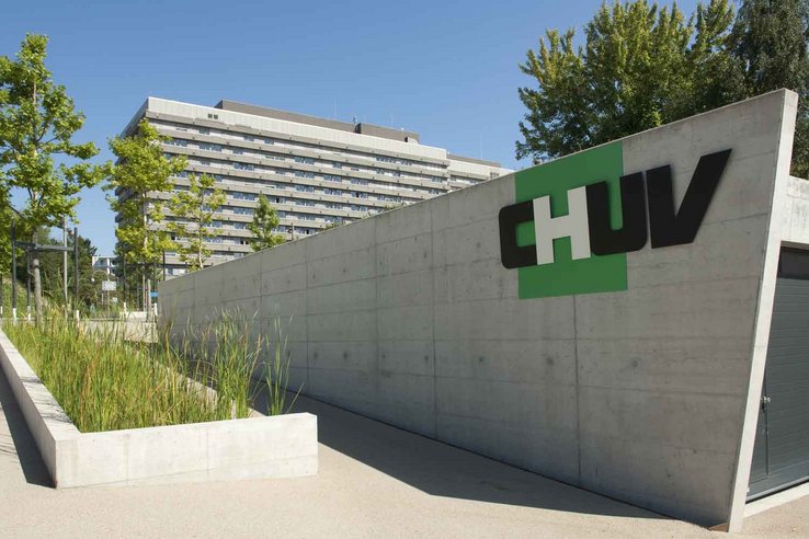 Le bâtiment du CHUV vu de la rue du Bugnon.