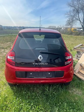 Automobile, voiture, véhicule - Renault Twingo - Rouge métal