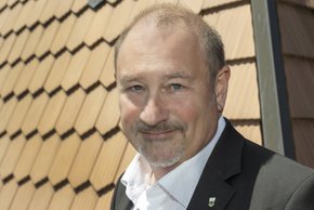 Monsieur Montangero sur le toit du Grand Conseil