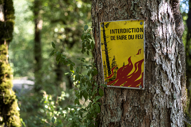 panneau d'interdiction de feux 