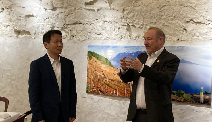 Le Président du Grand Conseil accueille le Chef de la délégation du Jiangsu.