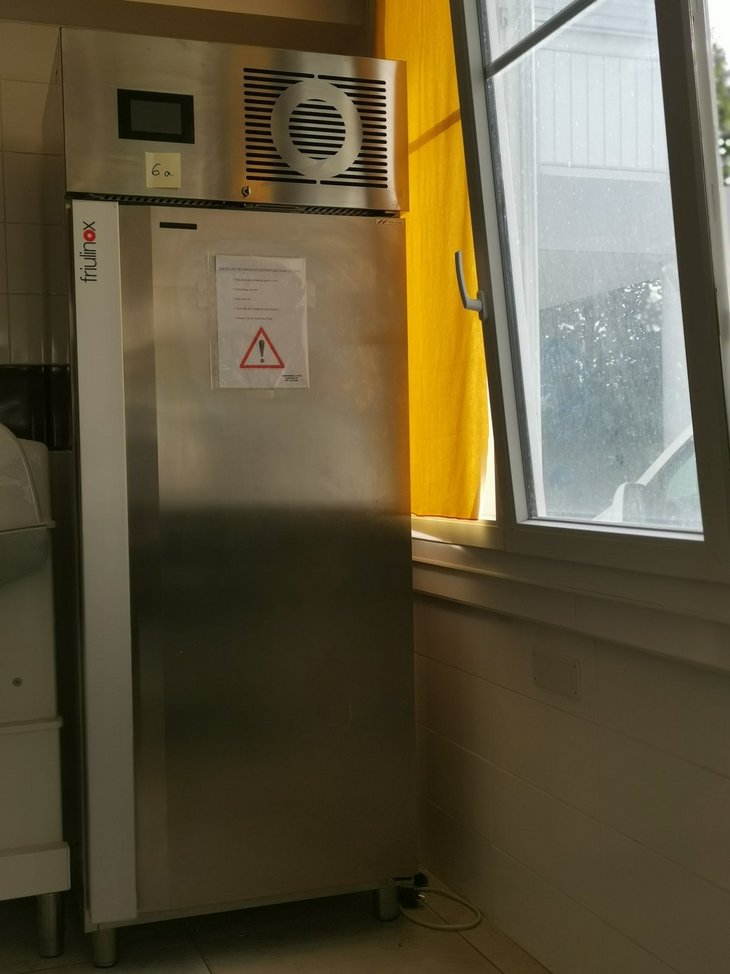 Frigo à pâtisserie_a
