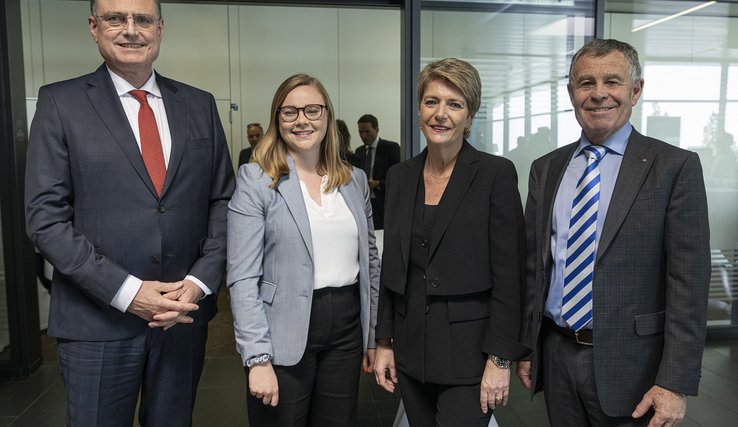 Photo de groupe lors de l'assemblée annuelle de la Conférence des directrices et directeurs cantonaux des finances (CDF)