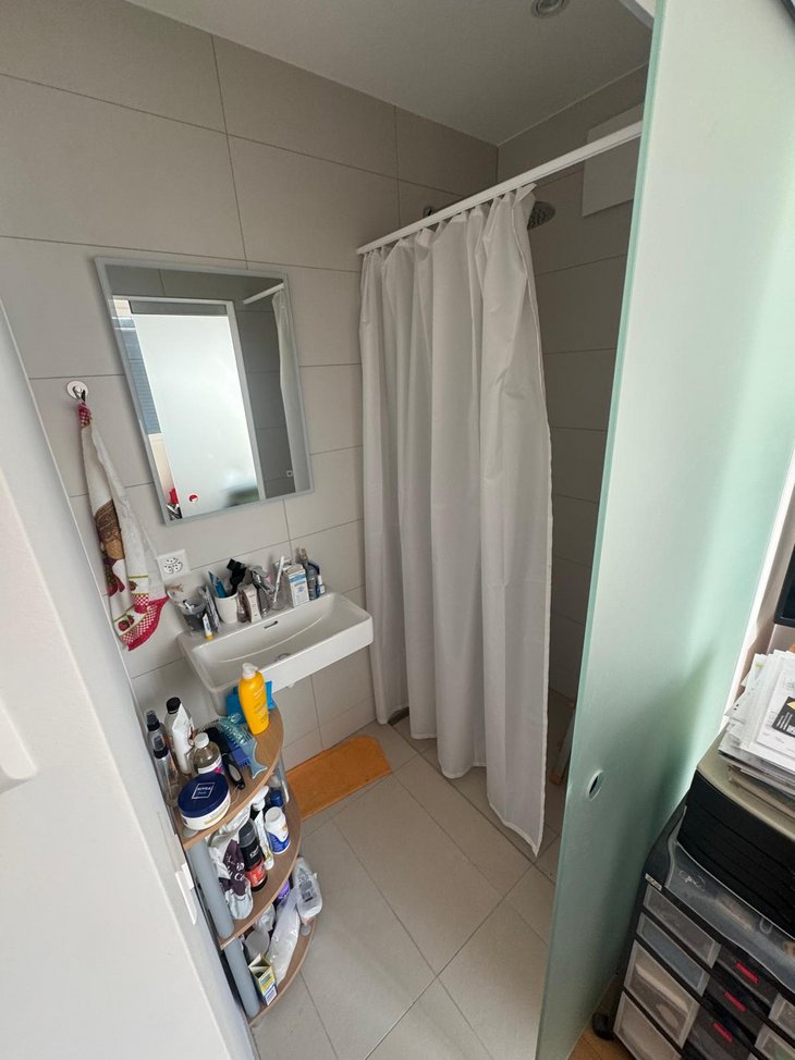 Salle de douche attenante chambre 2