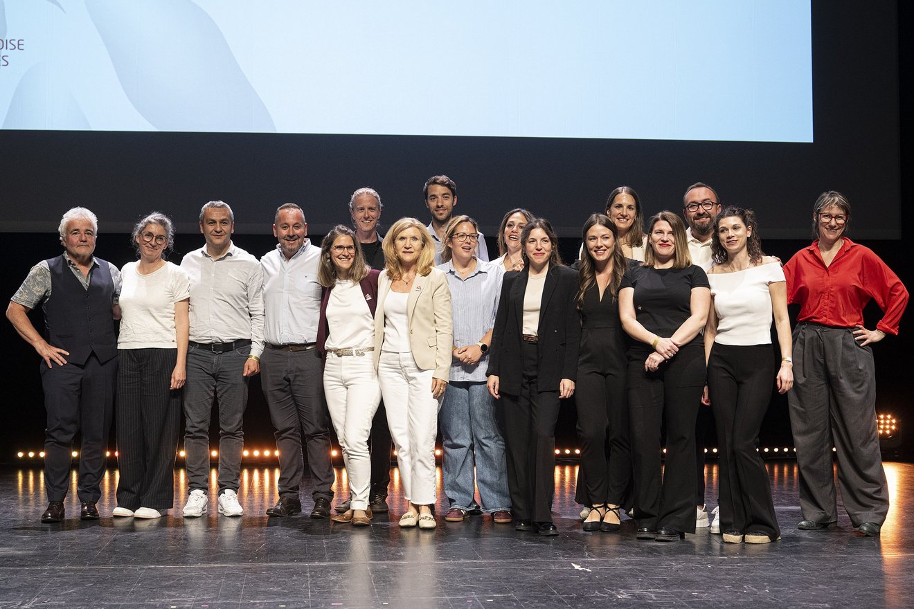 Etat de Vaud DGS Photo de groupe 100 facettes
