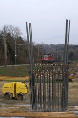 Mars 2016 - Viaduc - Fers en attente pour la pile de l'axe