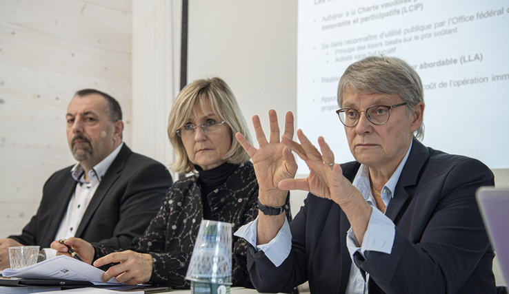 Photos de Bératrice Métraux, Corinne Martin et Florian Failloubaz lors de la conférence de presse sur les coopératives