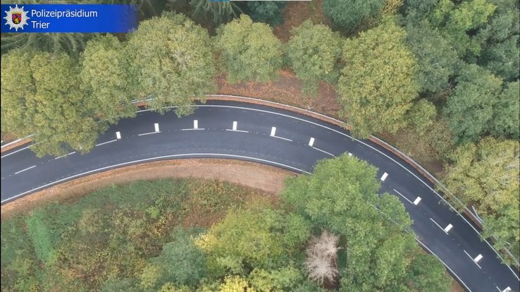 Vue aérienne du marquage de sécurité au Luxembourg, vue effectuée par la police allemande. Vue aérienne du marquage de sécurité au Luxembourg