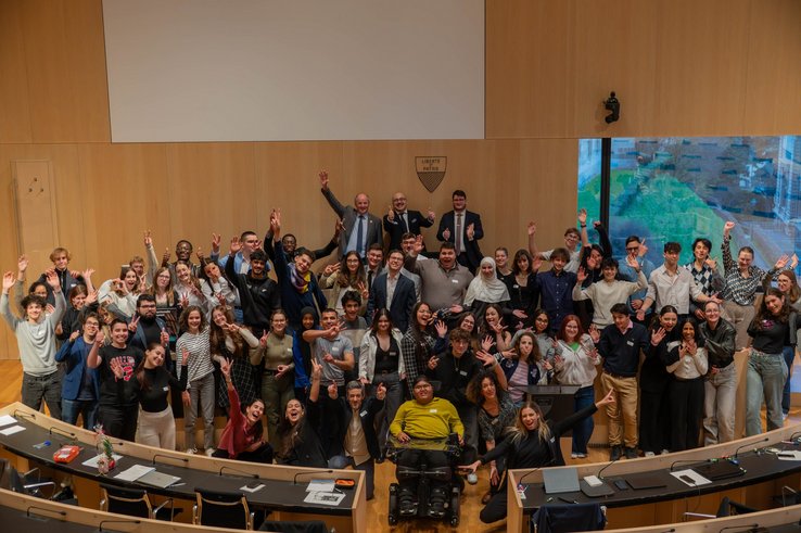La 5e Session cantonale des jeunes du Canton de Vaud, avec le Président du Grand Conseil M. Tuillard