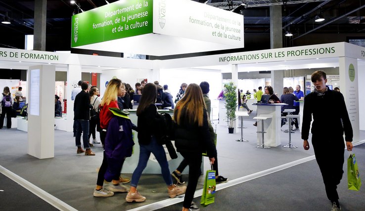 Stand du DFJC au Salon des métiers et de la formation Lausanne